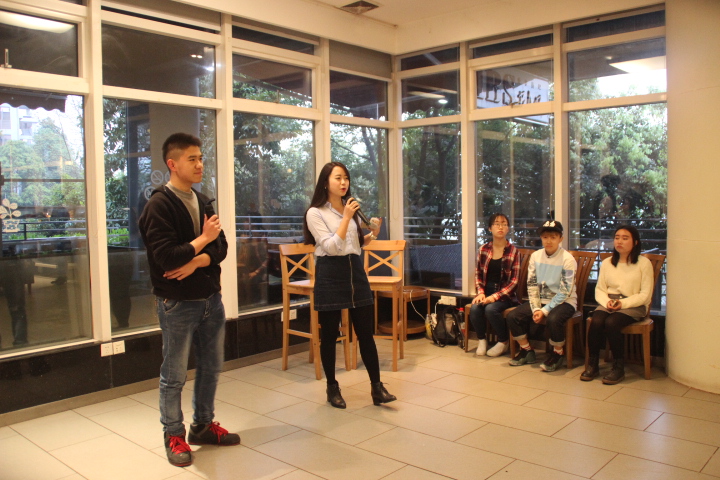 我院学生代表表演才艺 我院学生代表表演才艺